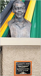 News reggae : Coxsone Dodd a sa statue