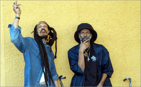 News reggae : Israel Vibration en tourne pour lalbum ''Play It Real''